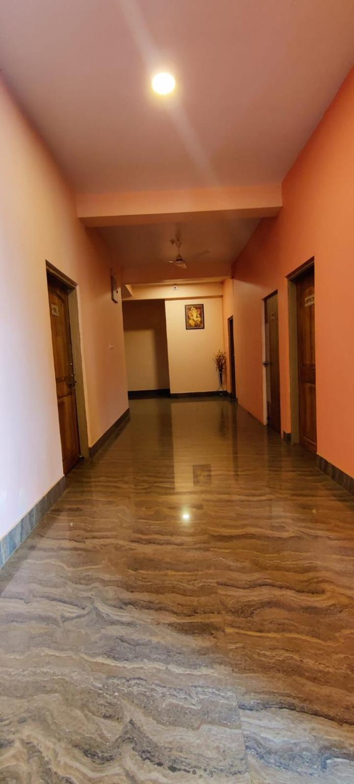 Chetan Inn Hotel Bhubaneswar Exterior foto
