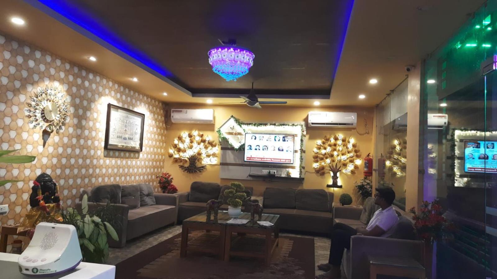 Chetan Inn Hotel Bhubaneswar Exterior foto